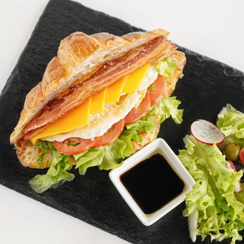 Jídlo v hotelu nebo okolí