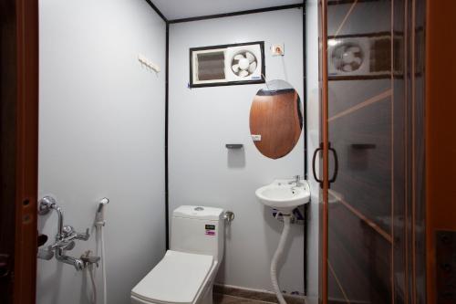 Ένα μπάνιο στο Golden Triangle River side Cabin