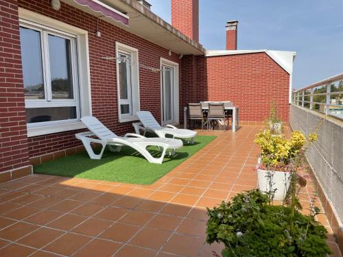 Billede fra billedgalleriet på Apartamento con gran terraza y vistas a la catedral. i Burgos