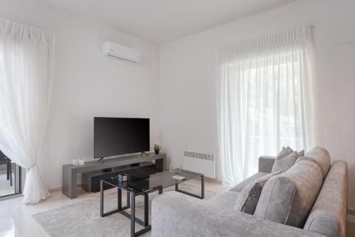 Vouliagmeni Stylish Apartment