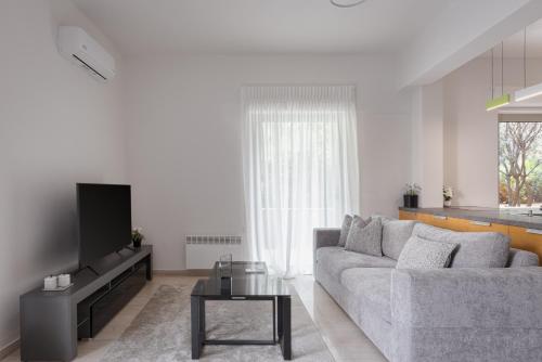 Vouliagmeni Stylish Apartment