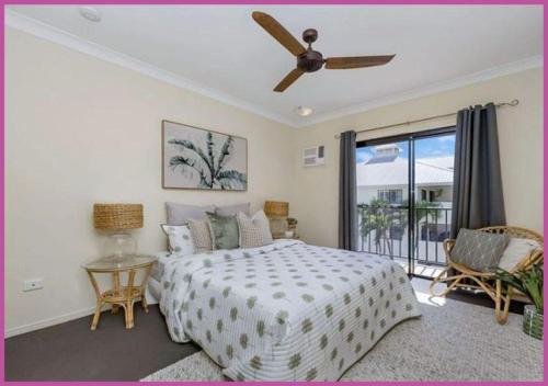 Ένα ή περισσότερα κρεβάτια σε δωμάτιο στο Breakwater 44