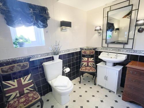 Баня в Lovely Self Equipped Studio - 3 Minutes Walk from Chester Centre