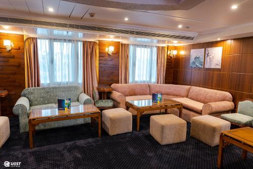Posezení v ubytování Nile Quest Cruise - 4 or 7 Nights From Luxor each Saturday and 3 or 7 Nights From Aswan each Wednesday