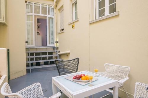 Spacious 2-Bed Apartment with Interior Terrace near Marquês de Pombal, Lisbon - TTL300