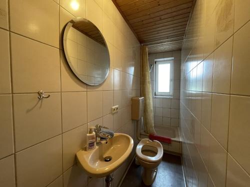 Ένα μπάνιο στο Holiday Home Martin by Interhome