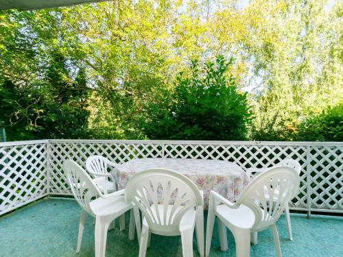 Vonkajšia záhrada v ubytovaní Holiday Home Elisabeth by Interhome