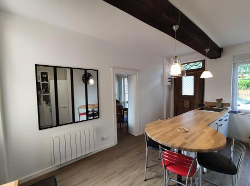 Photo de la galerie de l'établissement Gîte de l'église à Saint Saëns, à Saint-Saëns