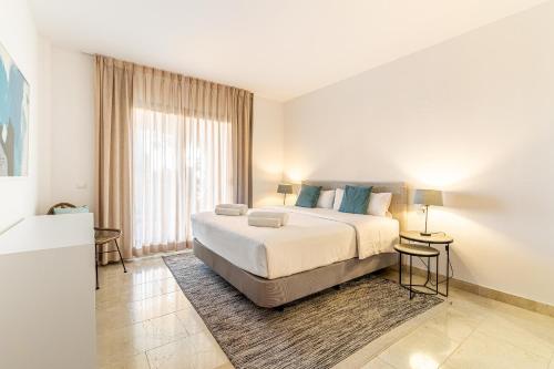Large 3-Bedroom Nestled in Golf Paradise