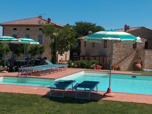 Bazén v ubytování Borgo Il Villino nebo v jeho okolí