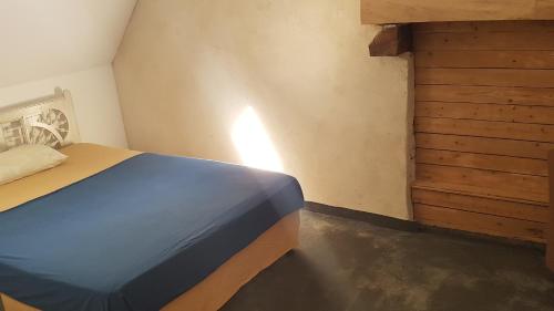 Photo de la galerie de l'établissement Sur le port, maison spacieuse paisible avec jardin, à Dinan