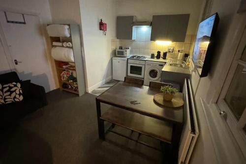 Kitchen o kitchenette sa Flat in the heart of Camden Town