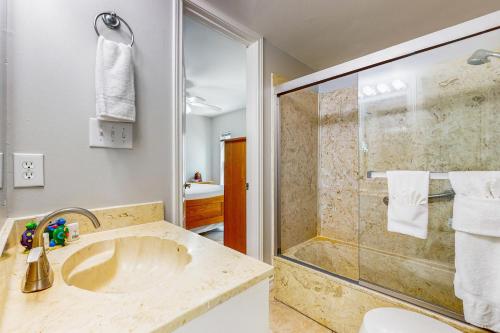 Ett badrum på White Granite