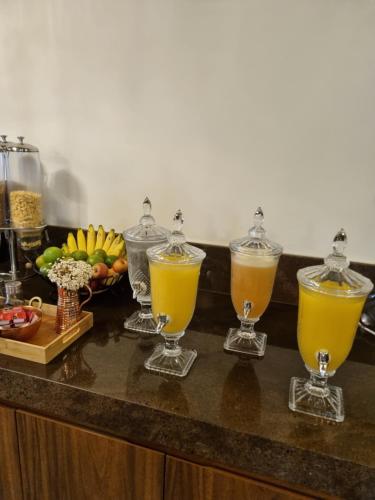 Comida en o cerca de este hotel