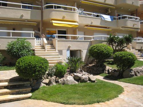 Studio rénové en bord de mer avec accès direct à la plage et piscine à L'Estartit