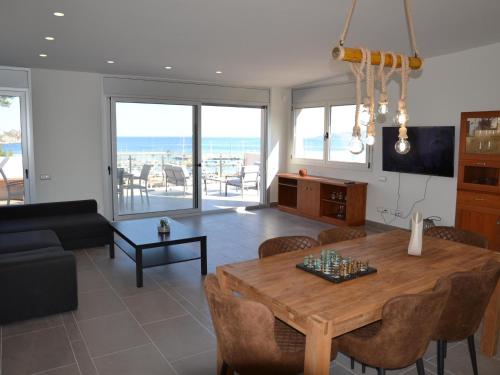Villa à L'Estartit avec piscine privée, climatisation, 3 ch.