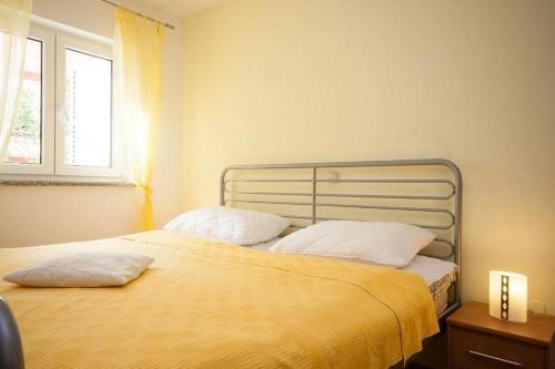 Apartments with parking space Baska, Krk - 22418
