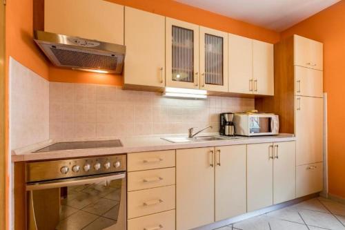 Apartments with parking space Baska, Krk - 22418