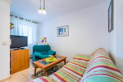 Apartments with parking space Baska, Krk - 22417