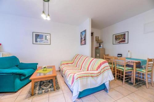 Apartments with parking space Baska, Krk - 22417