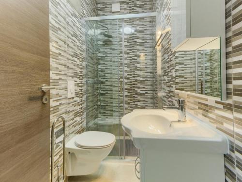 Apartments with parking space Kastel Stari, Kastela - 22588