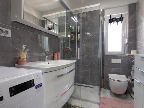 Apartments with parking space Kastel Stari, Kastela - 22590