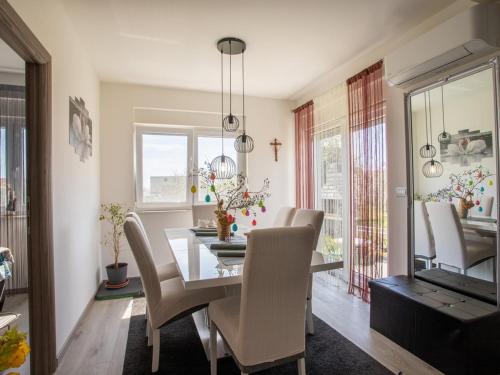 Apartments with parking space Kastel Stari, Kastela - 22590