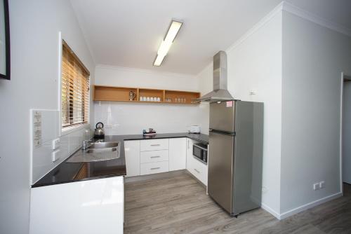 Dapur atau dapur kecil di Ingenia Holidays Taigum