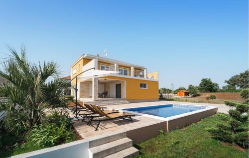 Awesome Home In Krnica With Wi-Fi