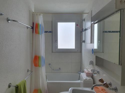 Bathroom sa Elfe - Apartments Three-bedroom Apartment for 6 guests with patio