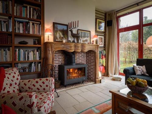 Gîte de charme avec salle de jeux et home-cinéma près des étangs de Tronçais - FR-1-489-499