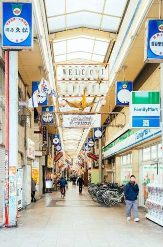花跡民宿三号情侣房，家庭房，独享空间 ! 4分钟到难波，日本桥，心斋桥！