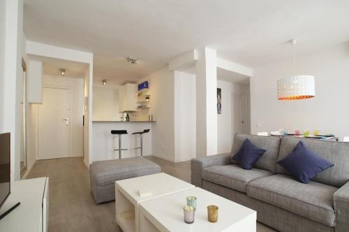 Kuchyň nebo kuchyňský kout v ubytování Warm Sands Apartment by Hello Homes Sitges