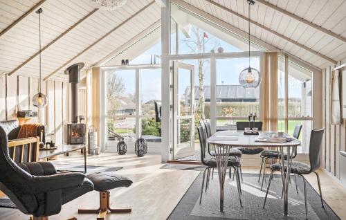 Ruang duduk di Holiday Home Råde Strandpark Haderslev I