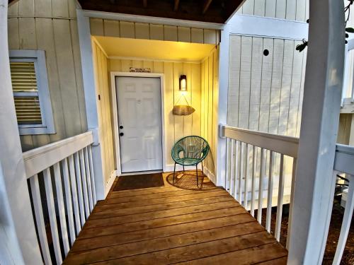 Boathouse Condo, Downtown Destin Harbor, Private Beach Access, Waterfront, on Golf course, Water Taxi pickup photo 11