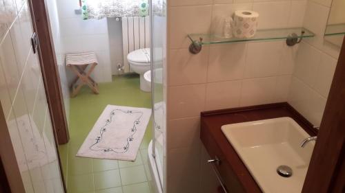 Ένα μπάνιο στο B&B L'Albero Di Antonia