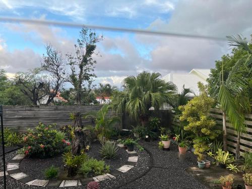 Jardin de l'établissement Anaïs Pool