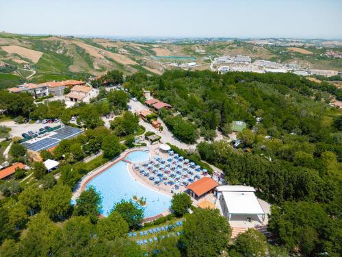 an overhead view of a pool at a resort at Glamping San Marino in San Marino