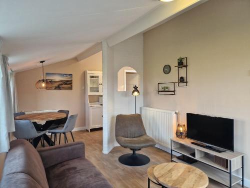 Afbeelding uit fotogalerij van Vakantiewoning de Wilg met grote tuin in Meliskerke