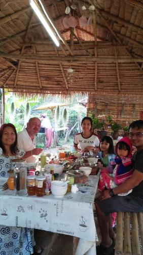 Επισκέπτες που μένουν στο Ban Suan Nai Fun Homestay