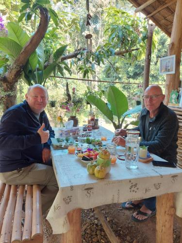 Φαγητό σε αυτό το δωμάτιο σε οικογενειακή κατοικία ή κάπου εκεί κοντά