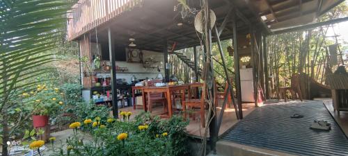 Restaurant o un lloc per menjar a Bebe Homestay Phu Quoc