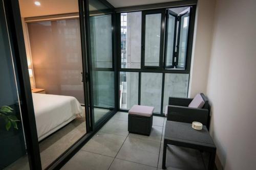 Gallery image of Braddon 1BR Apt, WiFi, Secure Parking, AMAZING LOCATION in Canberra