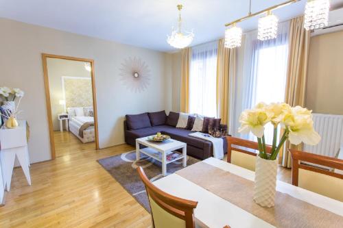 Colours Apartments Superior with FREE Parking 1075 Budapest, 9 Kazinczy utca kép - 3