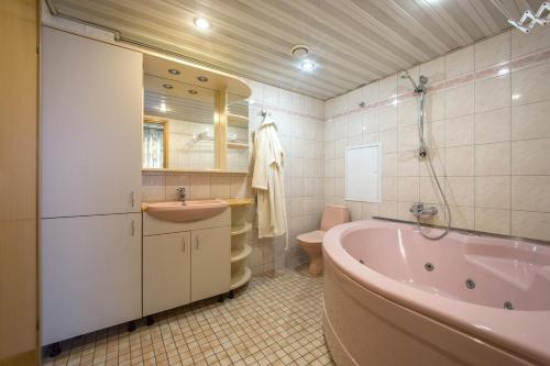 Vonios kambarys apgyvendinimo įstaigoje Mini-Hotel Kyivskyі