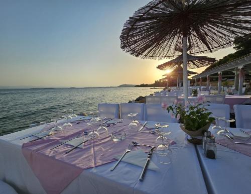 Gallery image of O Paradise beach Resort and Spa in Magoúla