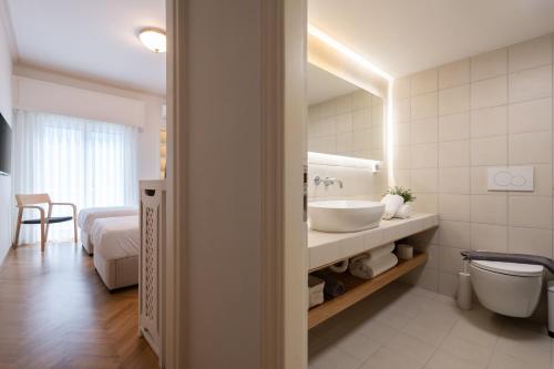 Digital Nomad Friendly & Premier Apartment in Plaka