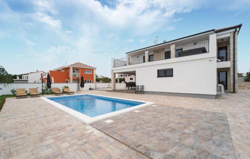 Amazing Home In Krnica