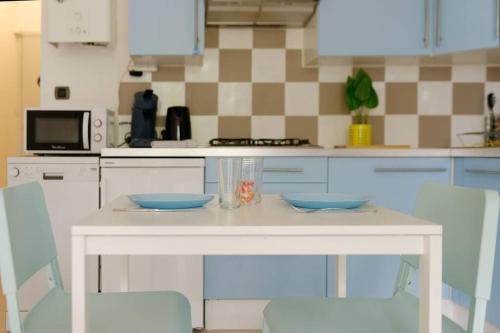 Photo de la galerie de l'établissement BRONZET - T1 à 14 min à pied de la Plage de la Verrerie, à Marseille