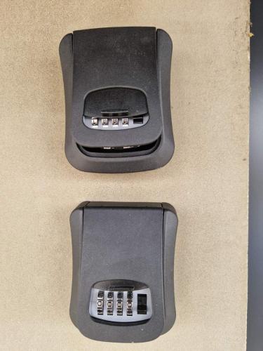 two pictures of a cash register on a table at Apartmani Leburic in Prnjavor